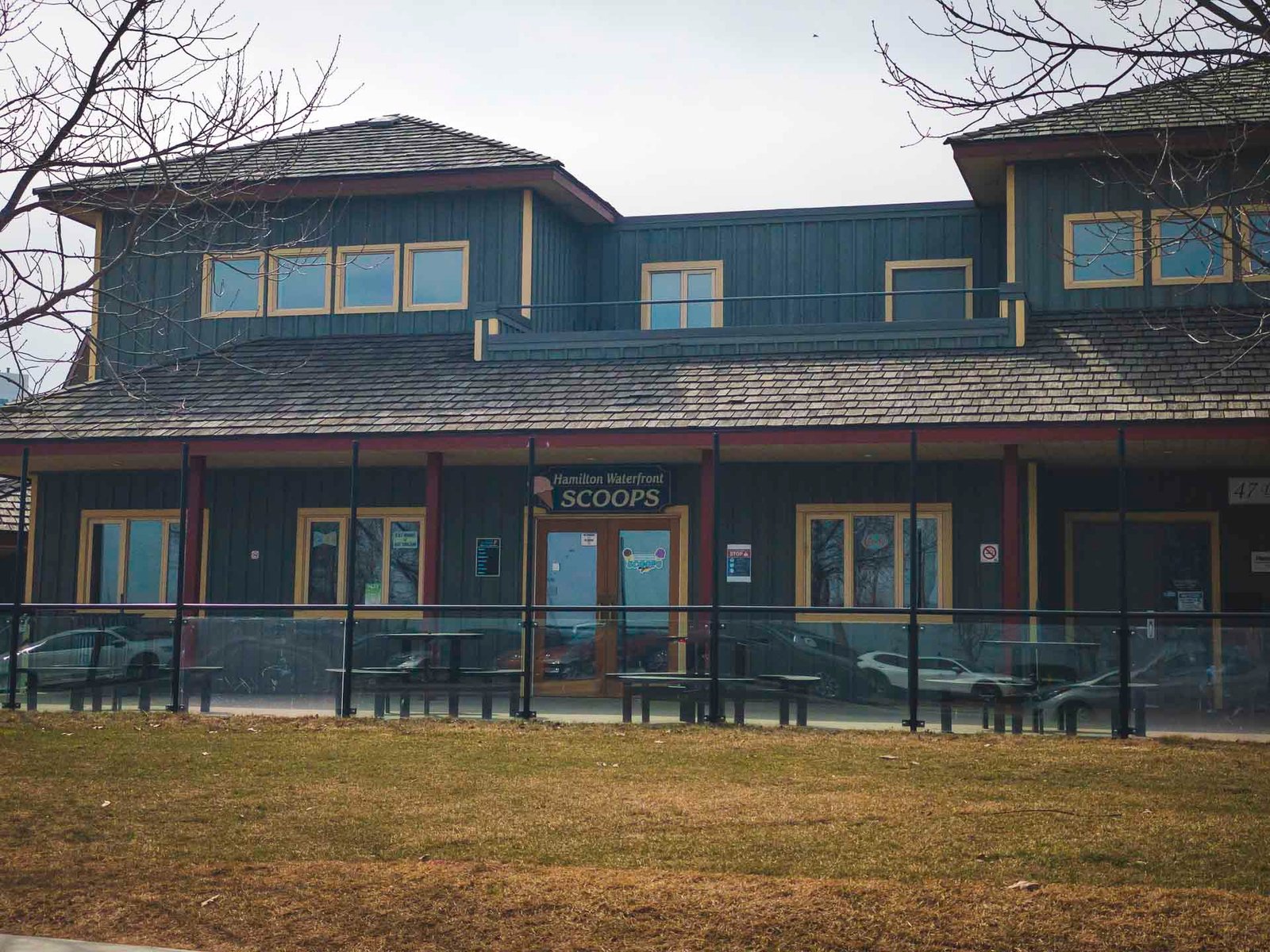 Scoops ice cream shop on the hamilton waterfront